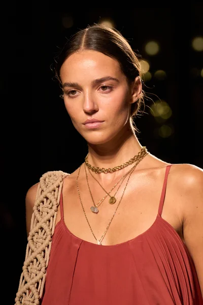 Look 17